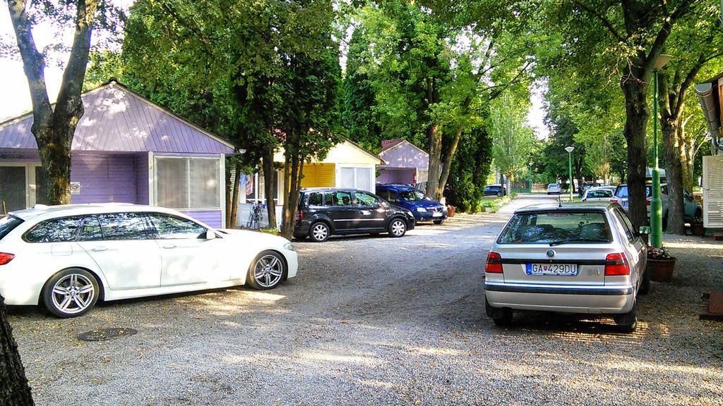 Tulipan Bungalow Camping Ferienpark Gyenesdiás